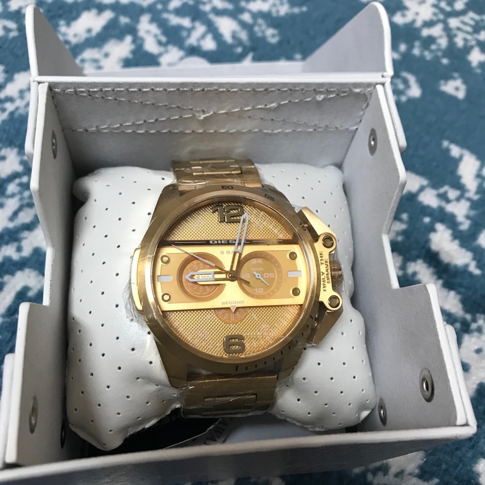 Diesel men’s chronograph gold watch DZ4377 NWT